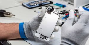 Tools for Beginner Cell Phone Repair Technicians