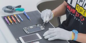 How Good is the Future in Mobile Repairing Business in India