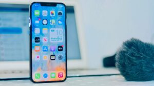 how apple tp works in iPhones